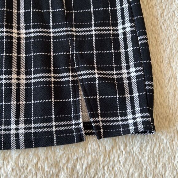 SHEIN mini skirt plaid black and white size small - Picture 4 of 14